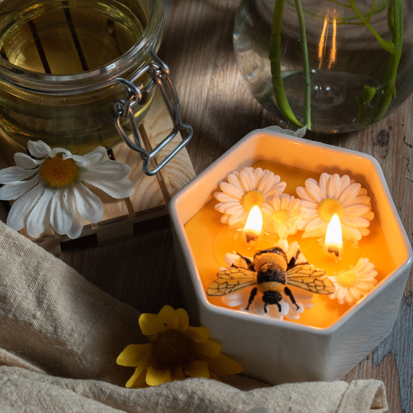 Daisy Beehive Candle Bowl - Southlake Gifts