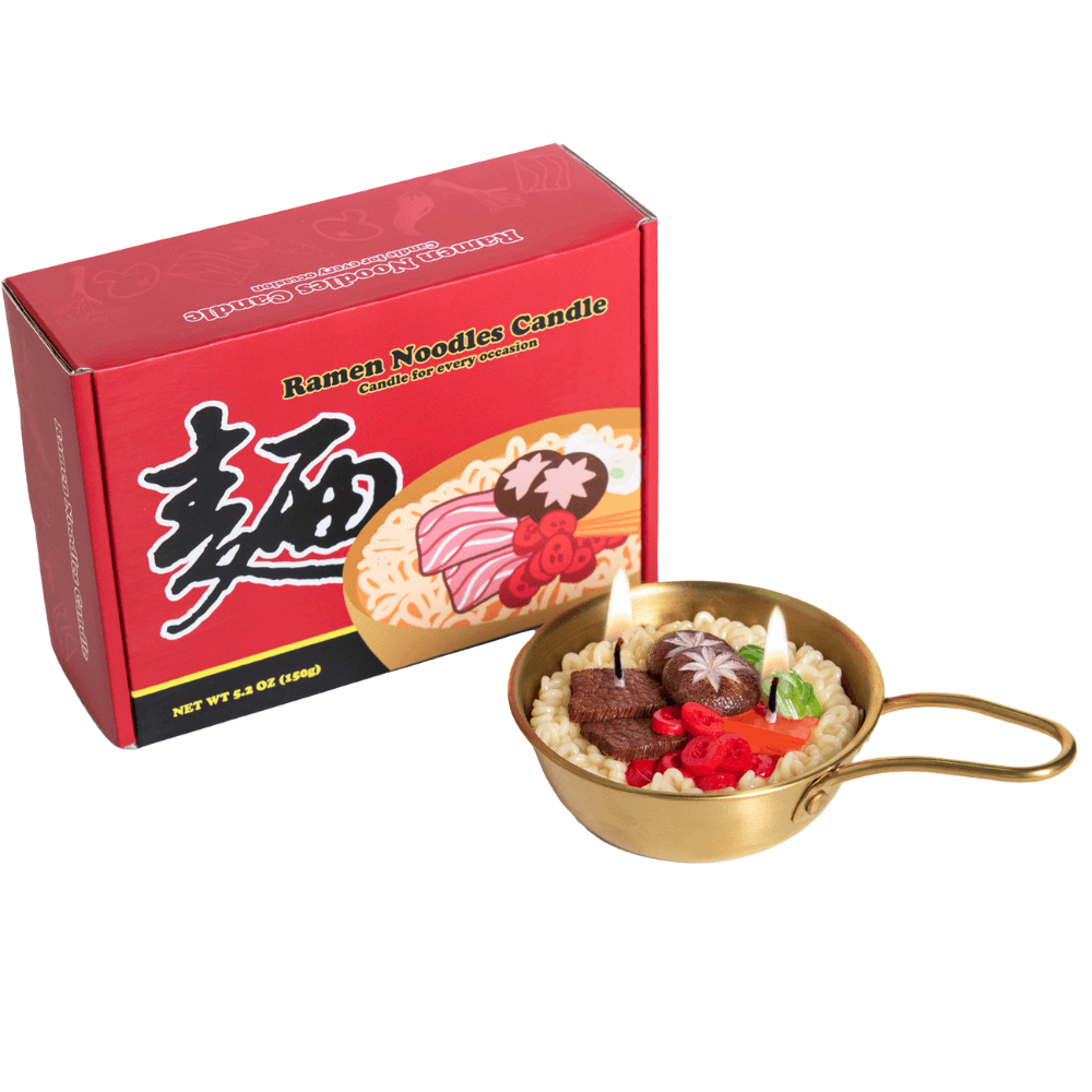 Southlake Gifts Ramen Noodle Candle gift set. Handmade realistic food candle in golden ramen pot with beef, mushrooms, scallions, and chili wax toppings plus gift ready packaging