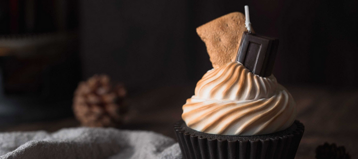 S’more Cupcake Candle to make more memories in your special day.