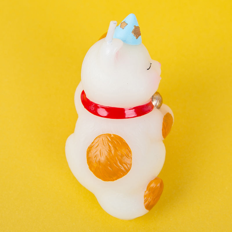 The cute back details of our Lucky Cat Candle from Southlake Gifts.