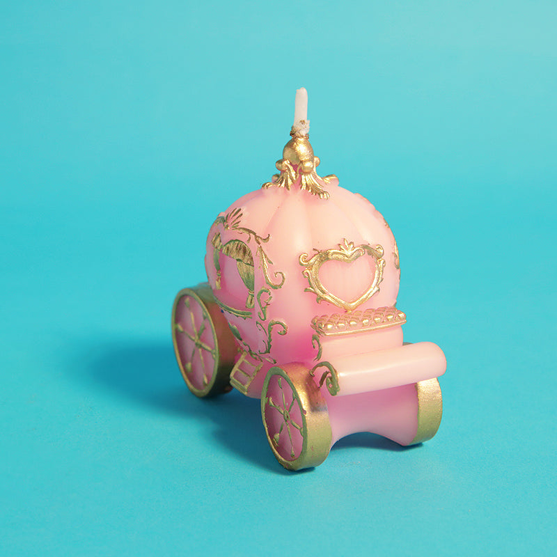 The side details of a Pumpkin Carriage Candle.